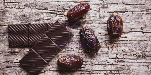 ترکیب خرما با شکلات